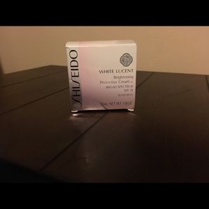 Shiseido White Lucent Protective Cream SPF 18